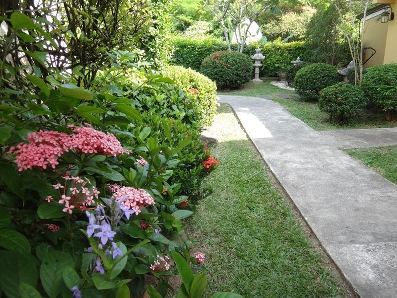 Holiday Village And Natural Garden Resort Phuket Eksteriør billede